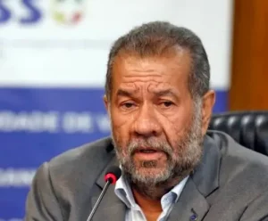 Encontro com Lula vai definir futuro de ministro