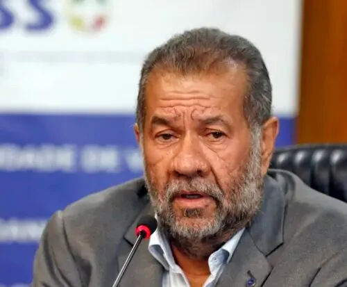 Encontro com Lula vai definir futuro de ministro