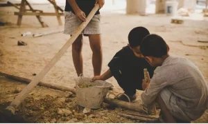 Trabalho afasta jovens da escola, revela pesquisa do IBGE
