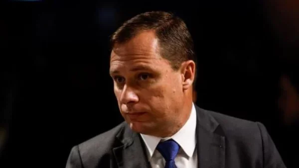 Mauro Cid nega ter buscado passaporte português para deixar o país