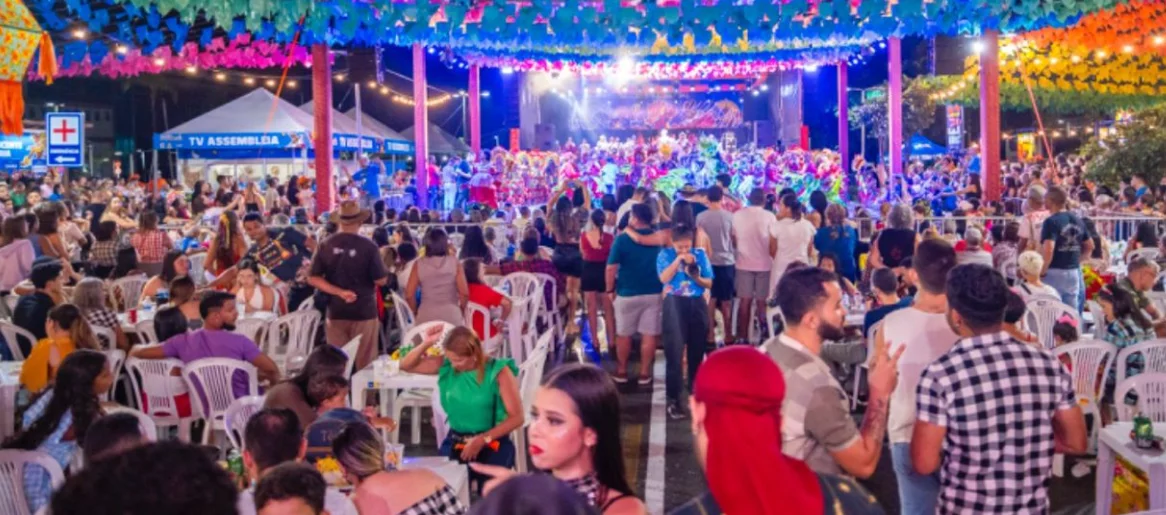 Público curte primeira noite no Arraial da Assembleia
