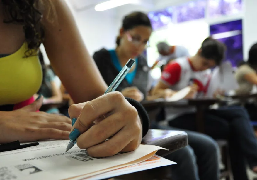 Lula sanciona lei que amplia cotas para negros em concursos