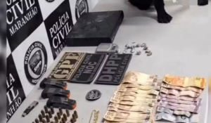 Operação prende líder de facção e aprende objetos