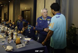 Jogadores se apresentam a Ancelotti