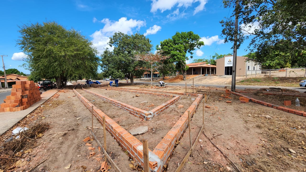 Obra da nova praça avança e promete transformar o povoado Saramandaia