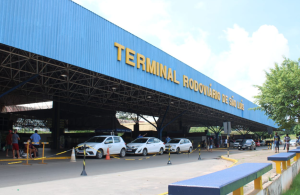 VÍDEO: Motoristas do transporte intermunicipal deflagram greve por tempo indeterminado