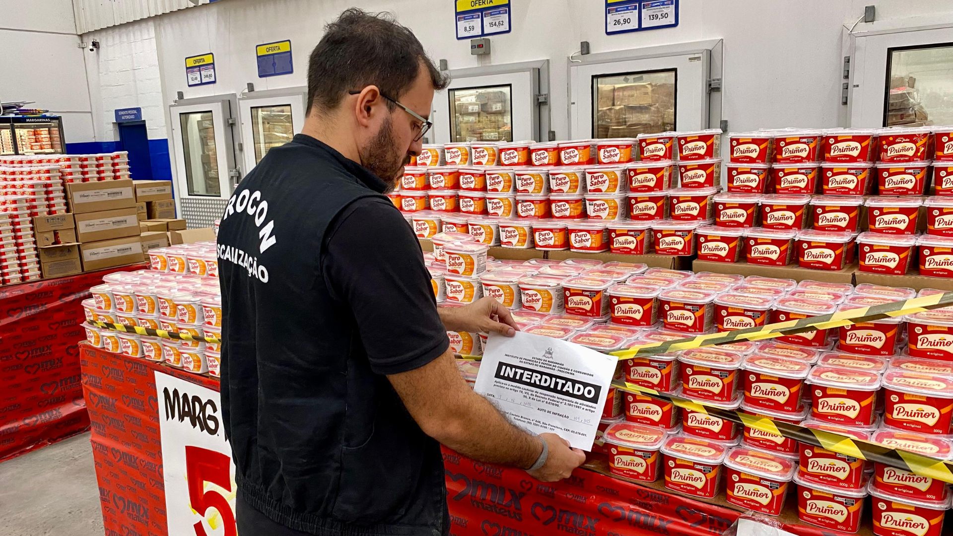 Irregularidades levam à interdição de setores em supermercado