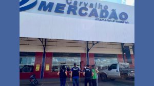 Supermercado de Bacabal é autuado por vender produtos vencidos