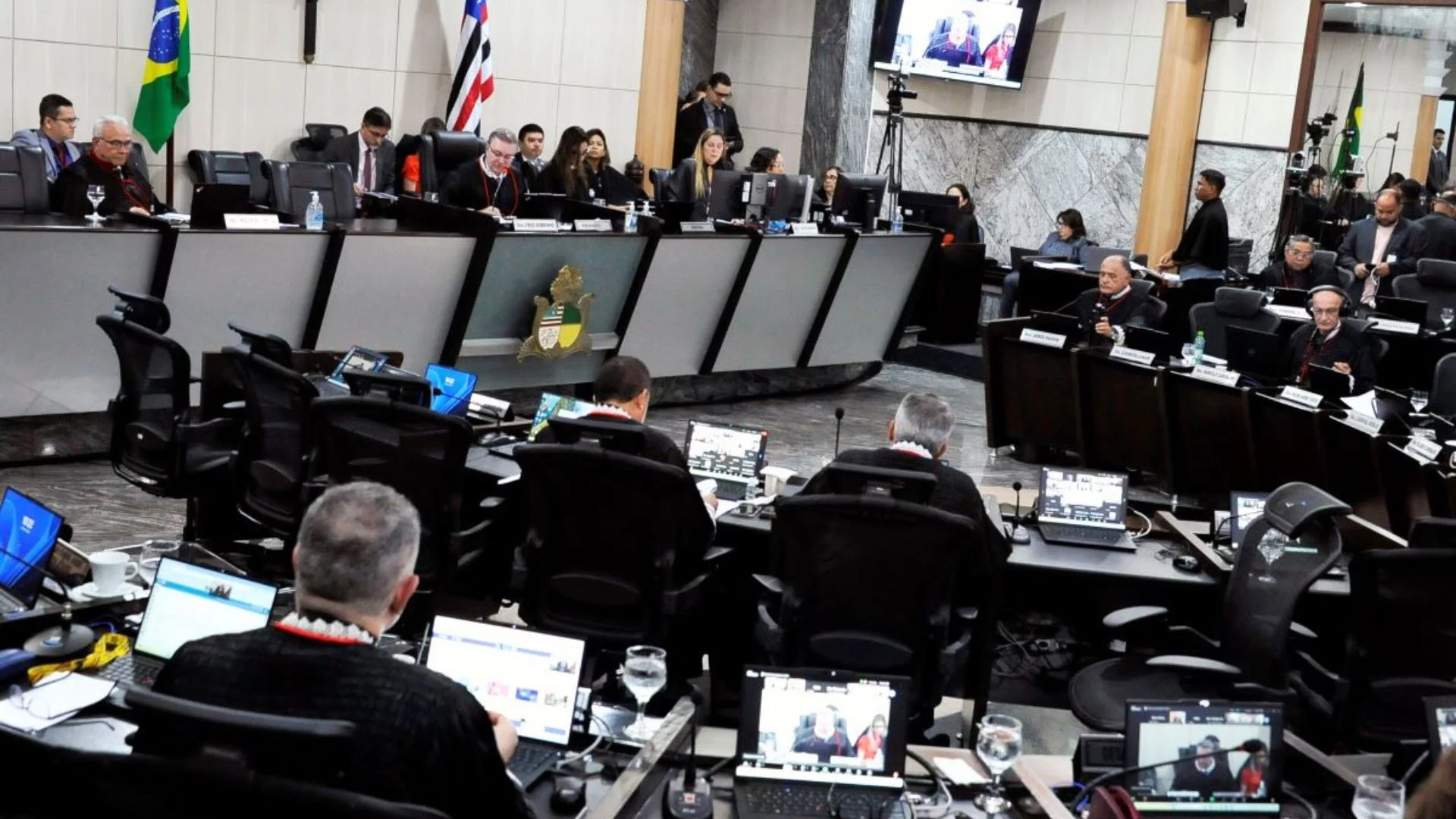 Justiça suspende lei que criou 840 cargos em prefeitura do MA