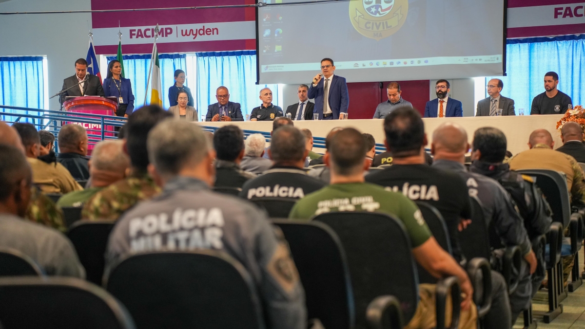 Policiais são treinados para combater roubos a instituições financeiras