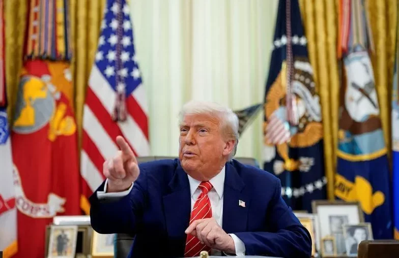 Trump proíbe entrada nos Estados Unidos de viajantes de 12 países