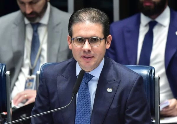 Com trânsito em julgado, Câmara prepara cassação de Zambelli