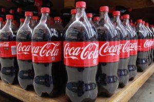 Fábrica da Coca-Cola no Ceará tem produção suspensa