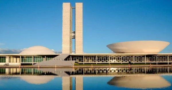 Congresso enfrenta rejeição da população