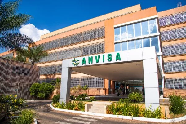 Anvisa retira suplementos e medicamentos irregulares do mercado