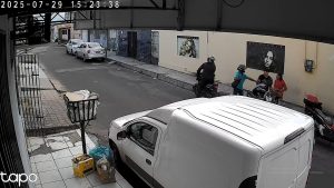 VÍDEO: Criminosos atiram em vítima que recusou entregar celular