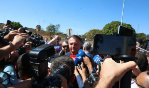 Bolsonaro nega ter descumprido proibição de uso de redes sociais