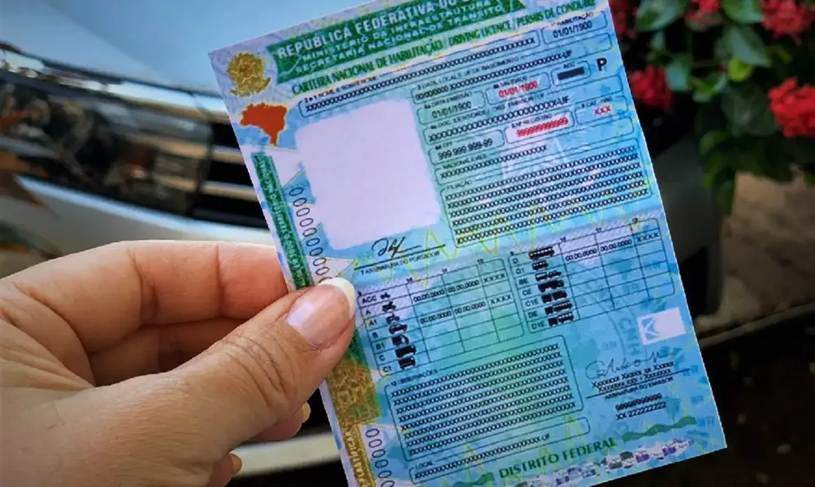 Governo estuda acabar com obrigatoriedade de autoescola para CNH