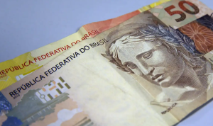 Caixa libera abono salarial para nascidos em setembro e outubro