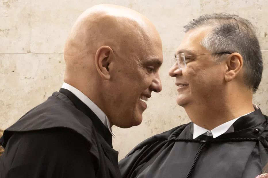 Dino manifesta apoio a Moraes após sanção dos EUA