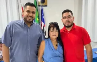 Secretária Fátima Araújo se reúne com vereadores de Bom Lugar