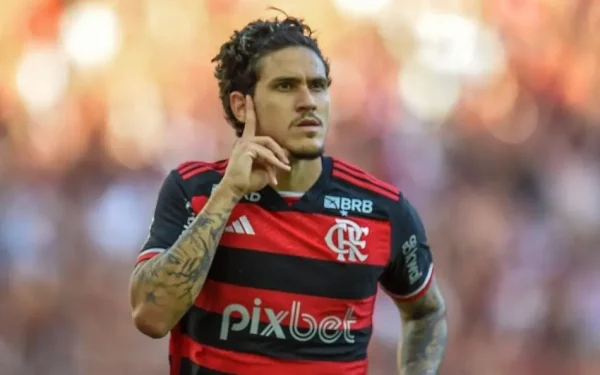 Pedro volta a ficar fora dos relacionados do Flamengo