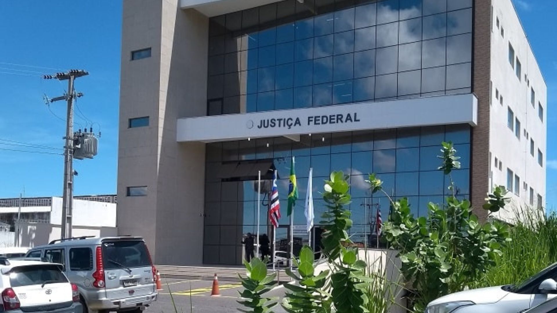 Justiça encerra atividades de faculdade irregular em Pinheiro