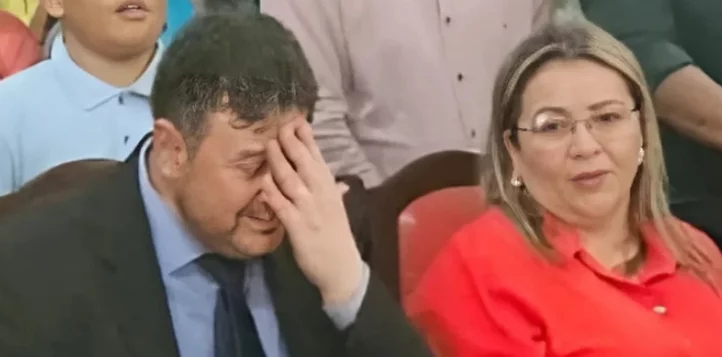 VÍDEO: Após viagem internacional, prefeito reassume cargo