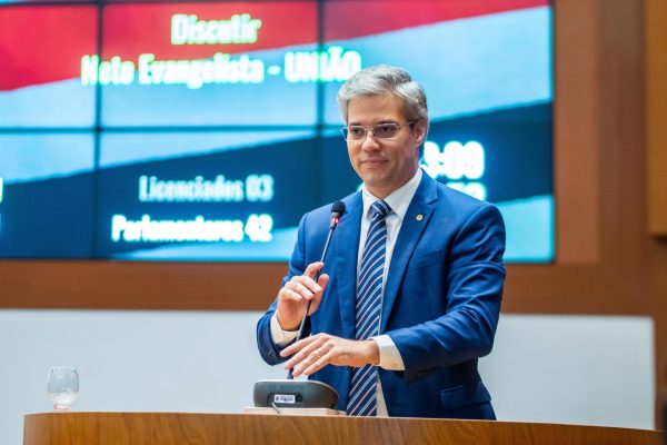 Neto Evangelista afirma que oposicionistas fazem críticas vazias a ações do governo