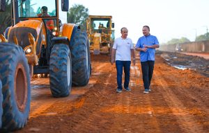 Brandão vistoria segundo trecho da Avenida Metropolitana