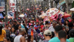 Brasil chega a 213,4 milhões de pessoas