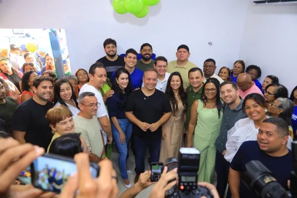 Mariana Brandão marca presença na entrega da UBS do Maiobão  ao lado de Fred Campos, autoridades estaduais e municipais