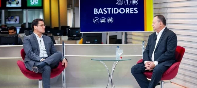 VÍDEO: Brandão anuncia entrega de tablets a estudantes