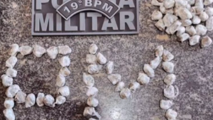 Adolescente é apreendido com drogas dentro de escola