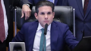 Hugo Motta descarta anistia para envolvidos no 8 de janeiro