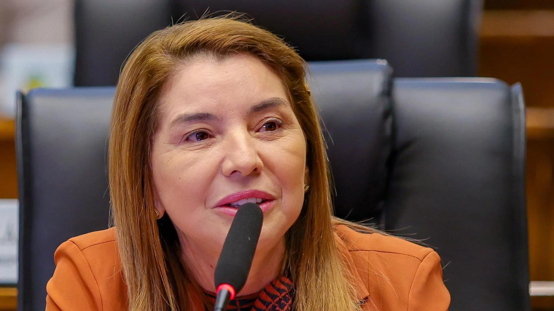 VÍDEO: Iracema Vale reage a mudança no comando do PSB