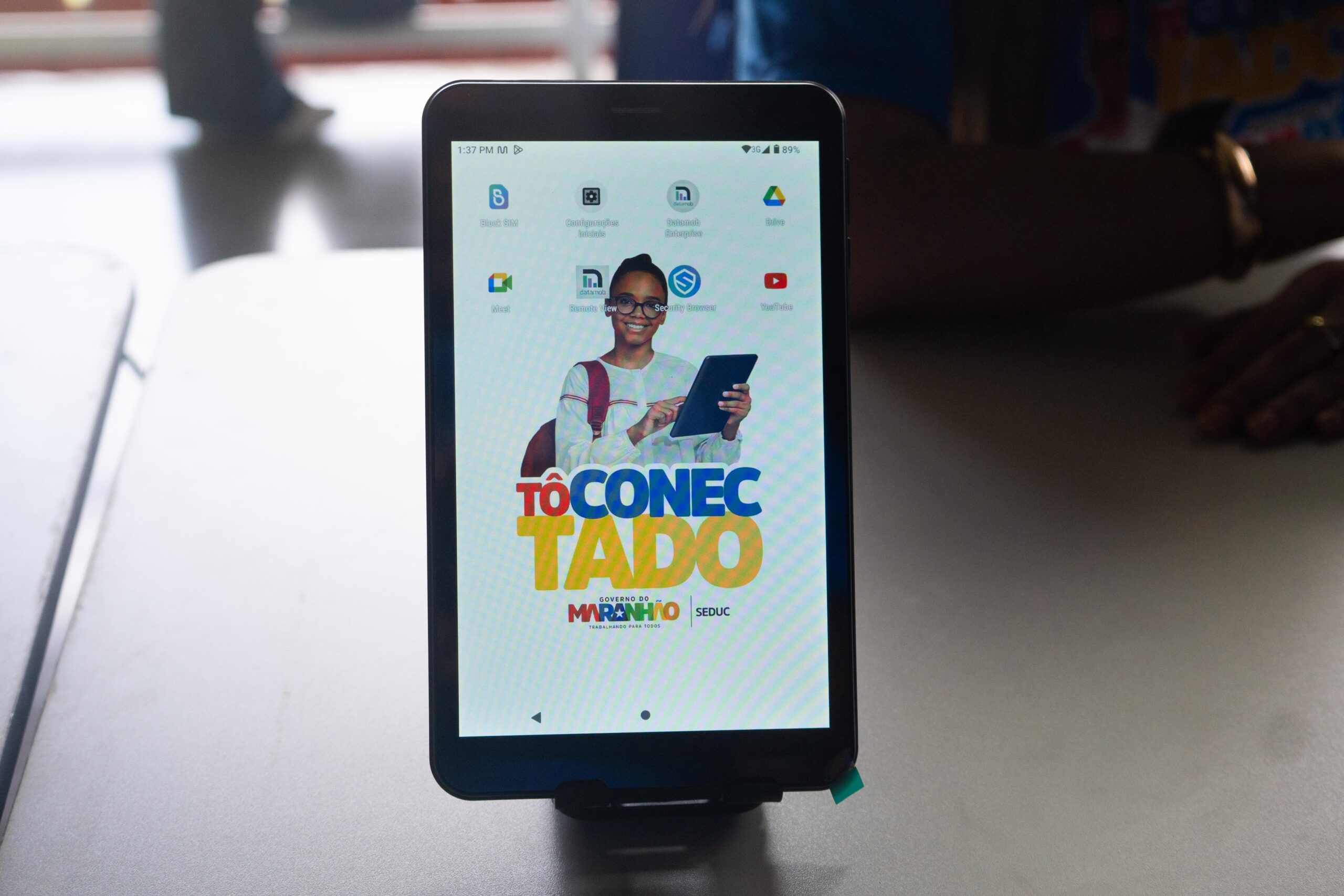 Brandão rebate críticas sobre compra de tablets a estudantes