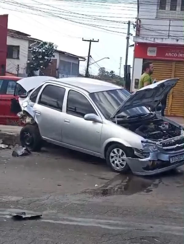 VÍDEO: Acidente deixa trânsito lento na MA 201