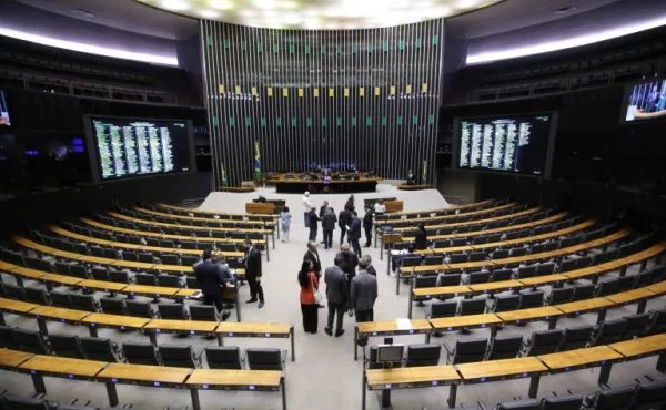 Isenção do IR será votada com urgência