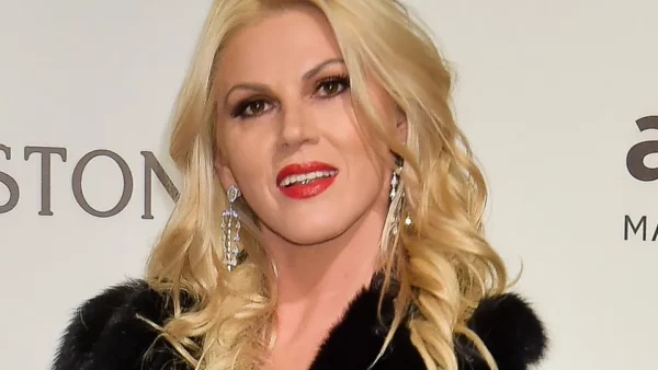 VÍDEO: Empresária Val Marchiori anuncia diagnóstico de câncer de mama