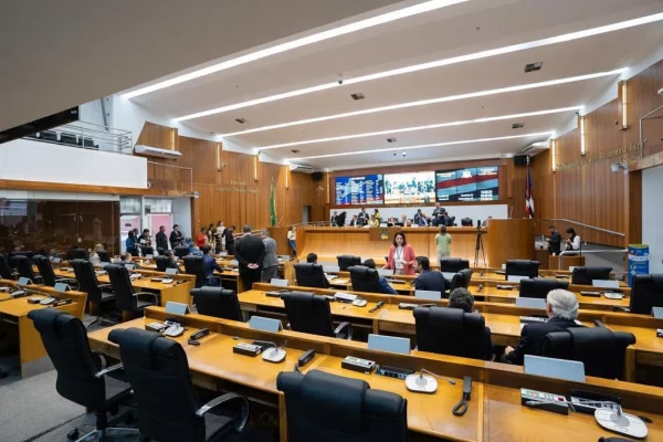 Plenário da Alema é modernizado para novo período