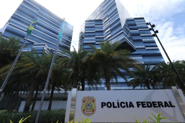 Polícia Federal vai investigar venda de bebidas adulteradas