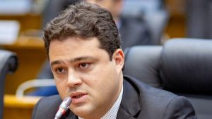 Nova lei inclui LIBRAS em concursos no Maranhão