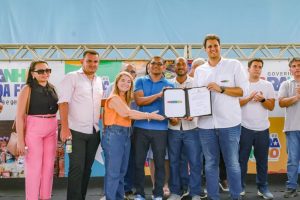 Iracema Vale participa de agenda municipalista