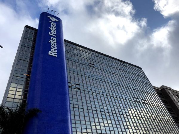 Receita conclui pagamentos do IR mais cedo