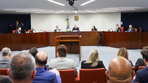 Suprema Corte forma maioria para condenar Bolsonaro e mais 7 réus