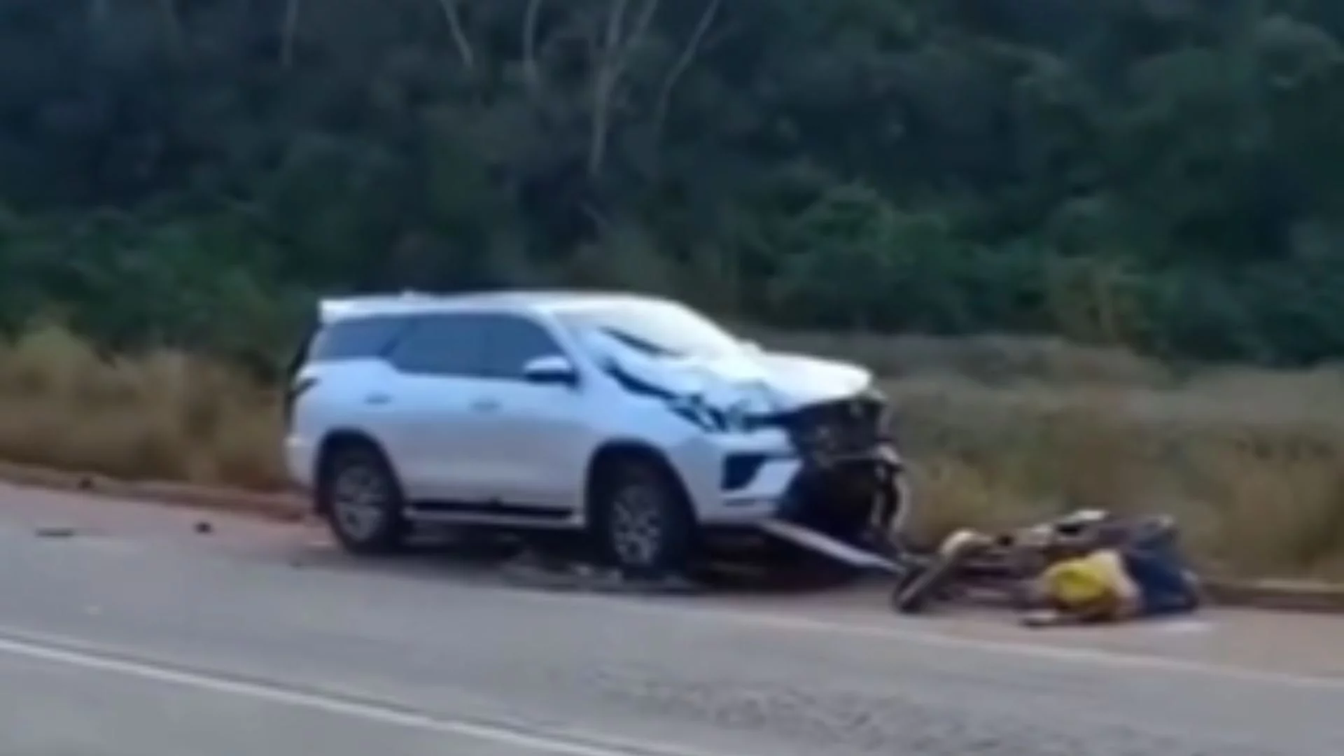 VÍDEO: Dois ocupantes de moto morrem em colisão na BR-222