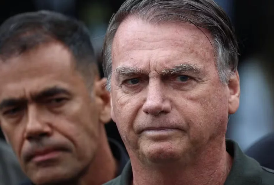 Bolsonaro tem diagnóstico de câncer de pele inicial, diz médico