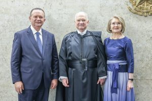 Carlos Brandão prestigia posse de Fachin como novo presidente do STF