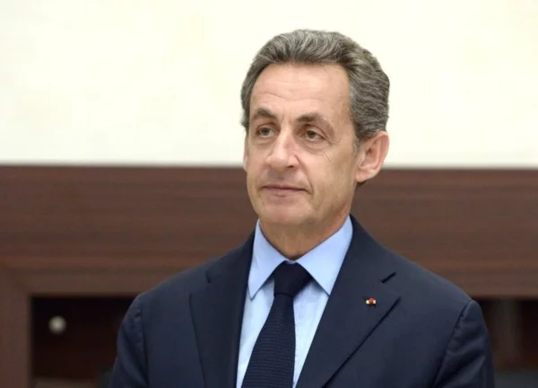 Ex-presidente francês é condenado